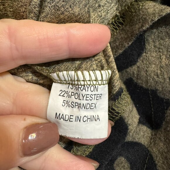 * ❤️PERFECT for FALL! ANIMAL PRINT OPEN FRONT CARDIGAN SWEATER MEDIUM - Picture 9 of 9